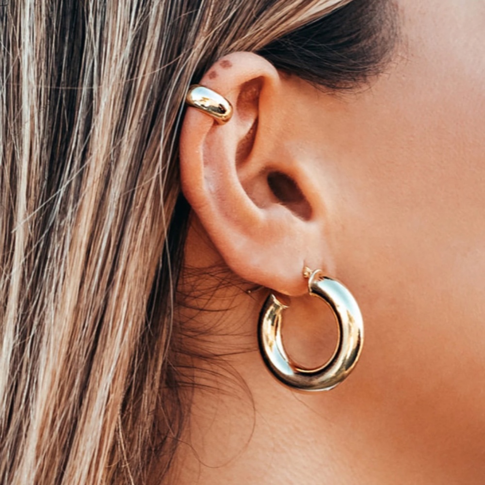 18K Gold Plated Chunky Hoop Earrings - Look Just like Jennifer Fisher Huggies!